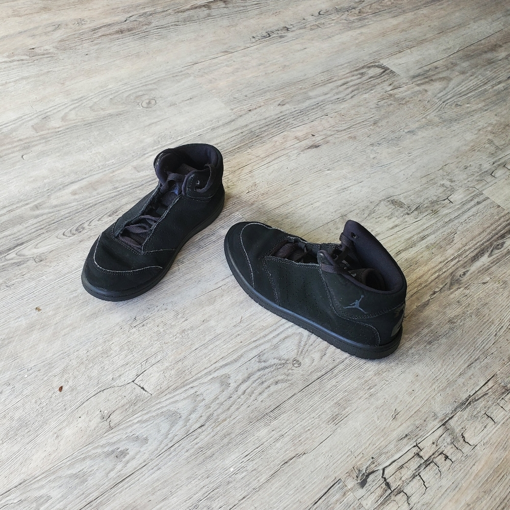 NIKE Air Jordan basketball sneaker size 13C black 23 logo athletic shoe